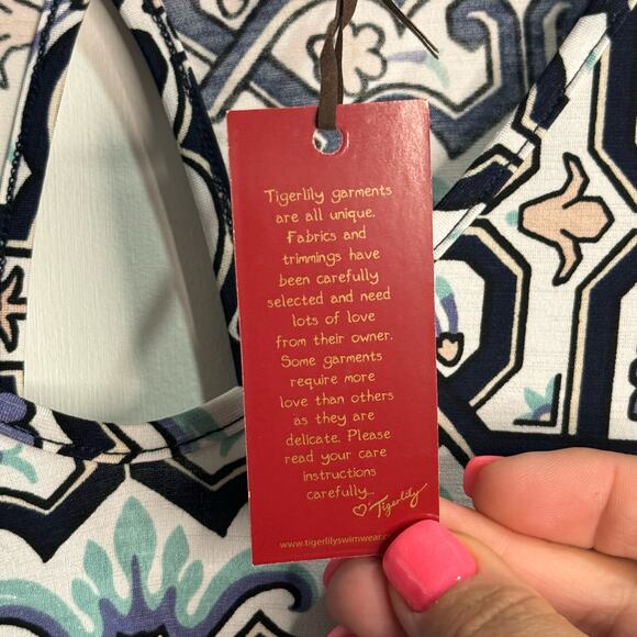 Tigerlily Printed Short Sleeve Shift Dress size 4 NWT - Picture 6 of 11